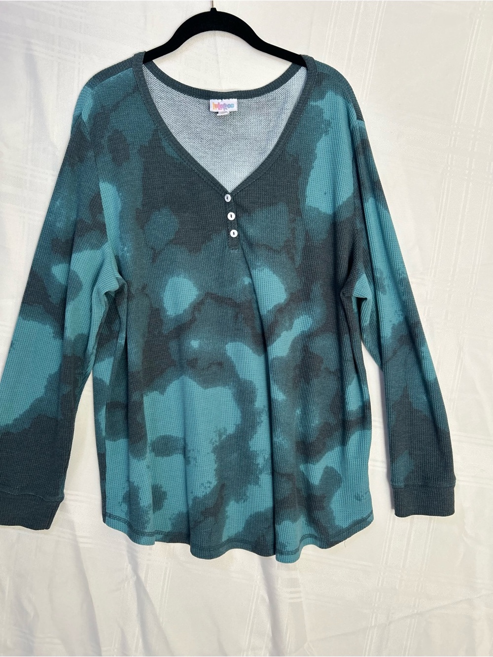 Plus size LuLaRoe Teal & Black Tie-Dye Waffle V-Neck Long sleeve Henley Top 3X
